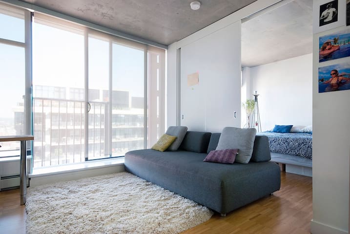 King-size Bed with 5-☆ Sky-level Views - monthly