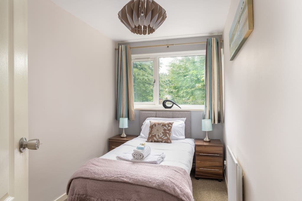 Additional single bedroom