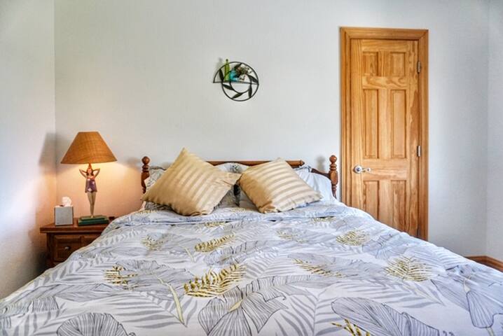 Kitschy Room with Hot Tub