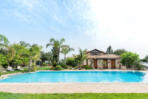 Beautiful Studio Loft at Korfi, Limassol