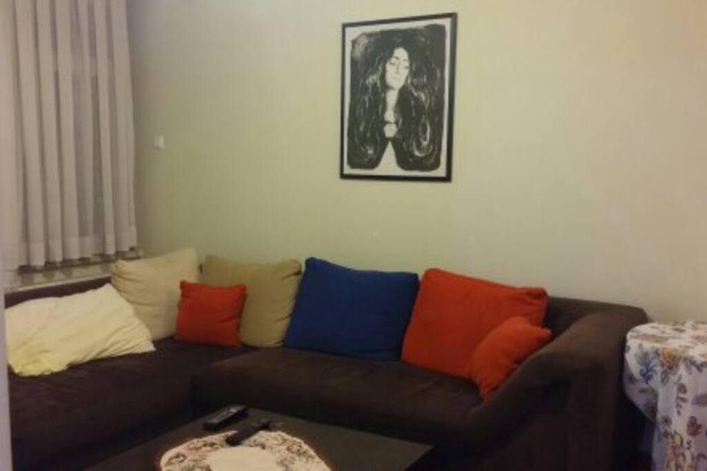 Cozzy living room with 3 sofas