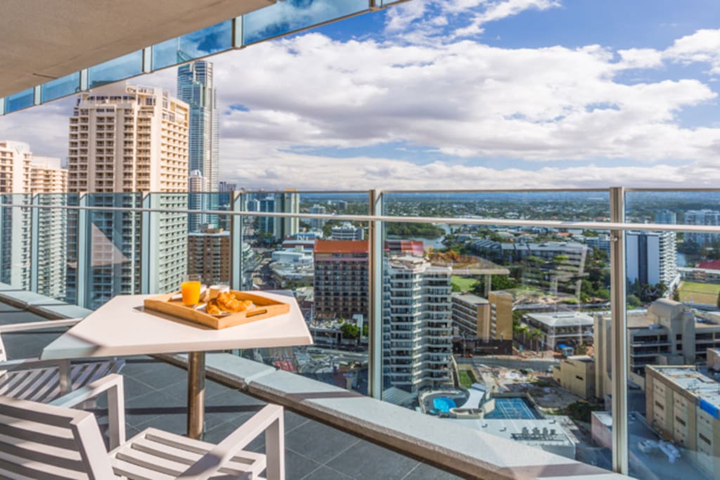 Holiday Holiday - H Residences
