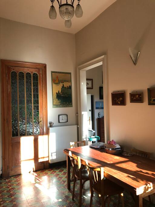 Déjeuner au soleil