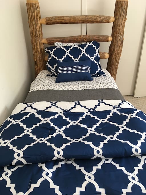 Guest bedroom, 2 Twin beds
