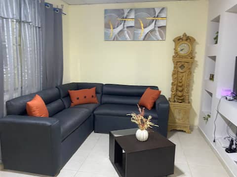 Cozy and Comfy House. Quiet and safe