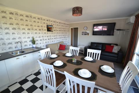 Horsepower B&B Feilding/2 bdrm/2 bath/Free Bkfast