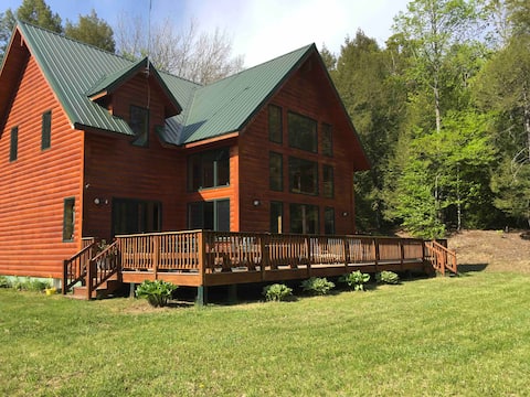 The Lakehouse on Bottle Lake