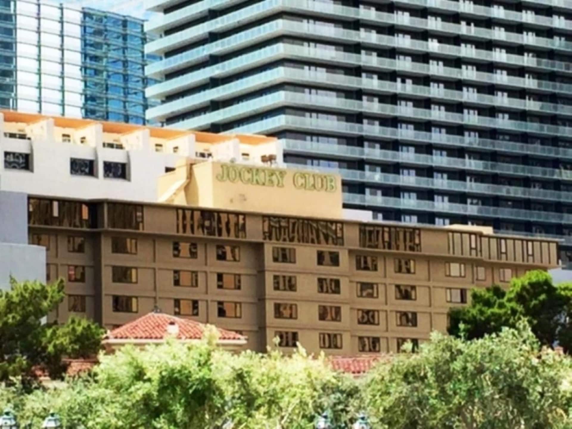 Jockey Club 1 Bedroom Condo on LV Strip for 4