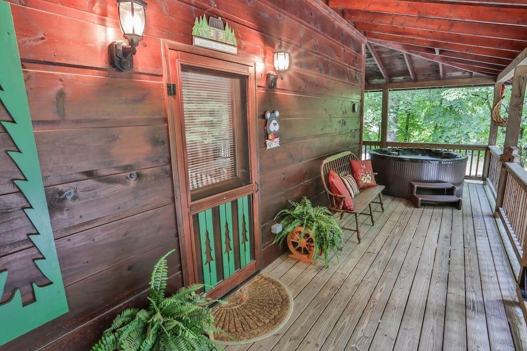 Welcoming front porch to River Bank Retreat