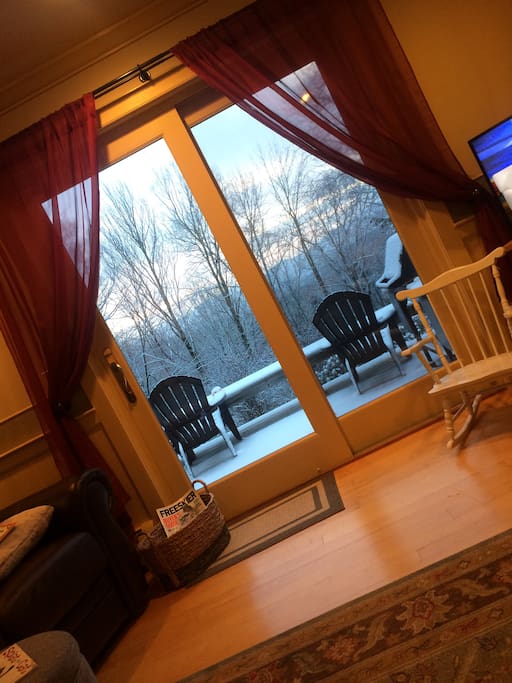 Sliding door to deck with gorgeous views!