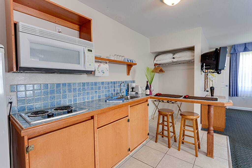 Full Kitchen Area