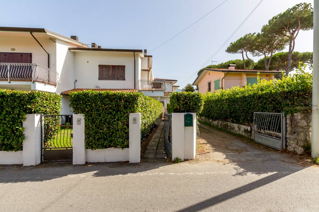 Entrance of La Pineta 4