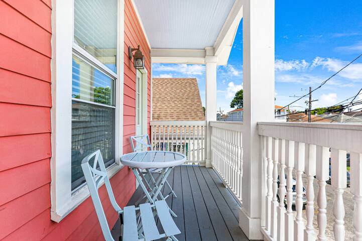 Enchanting Uptown Getaway gallery image 5