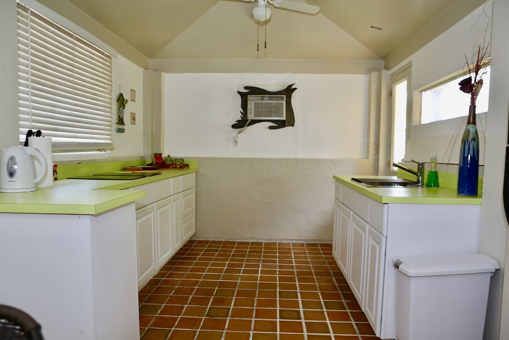 Kitchen, fully redone, Feb 2017