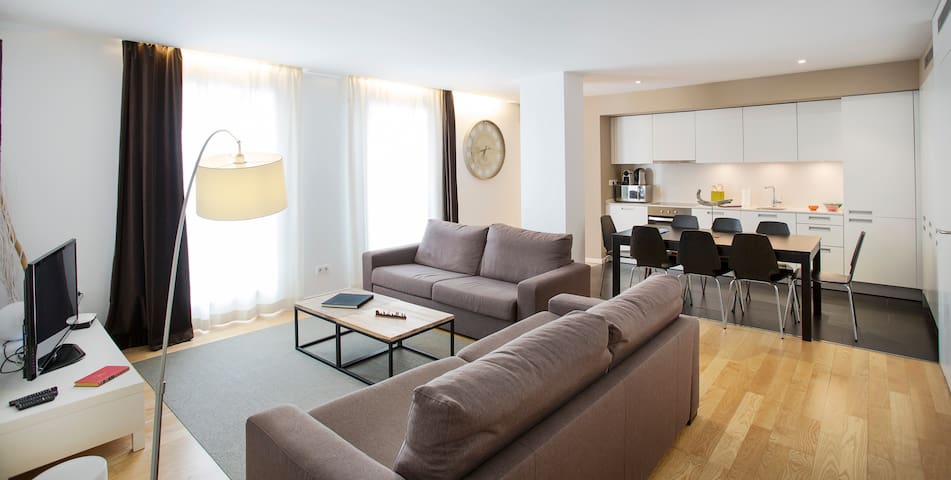 Durlet Beach 3 bedrooms flat front of the Beach