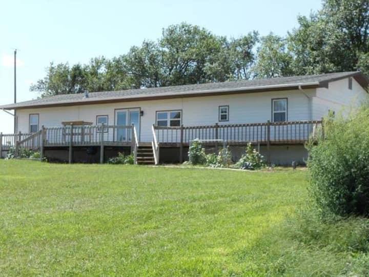 Country Retreat No Cleaning Fee! Farm stays for Rent in Clay Center