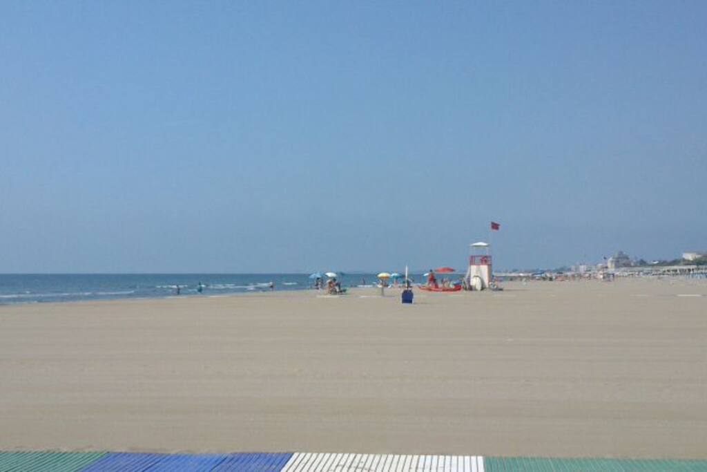 Unser Strand am Ende der Straße