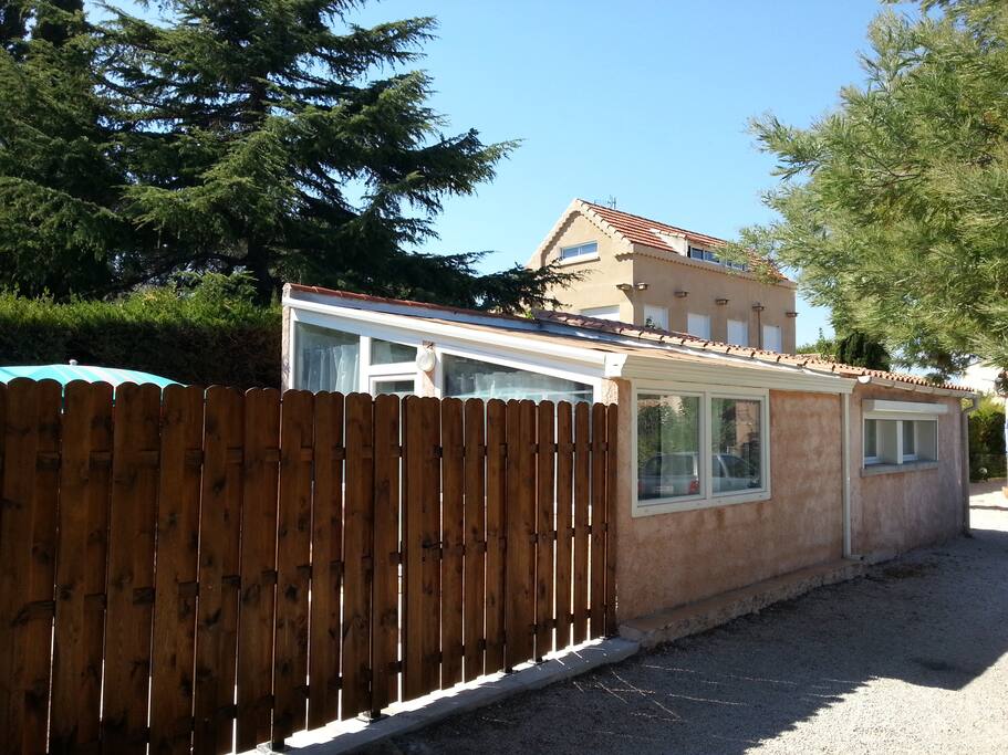Vue d'ensemble, terrasse et maison