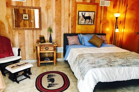 Mountain getaway in tall pines