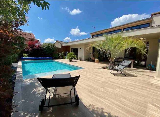 Maison d architecte Bruges/piscine chauffée/Tram D gallery image 2