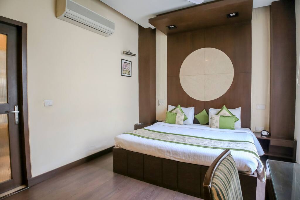 Bed/AC