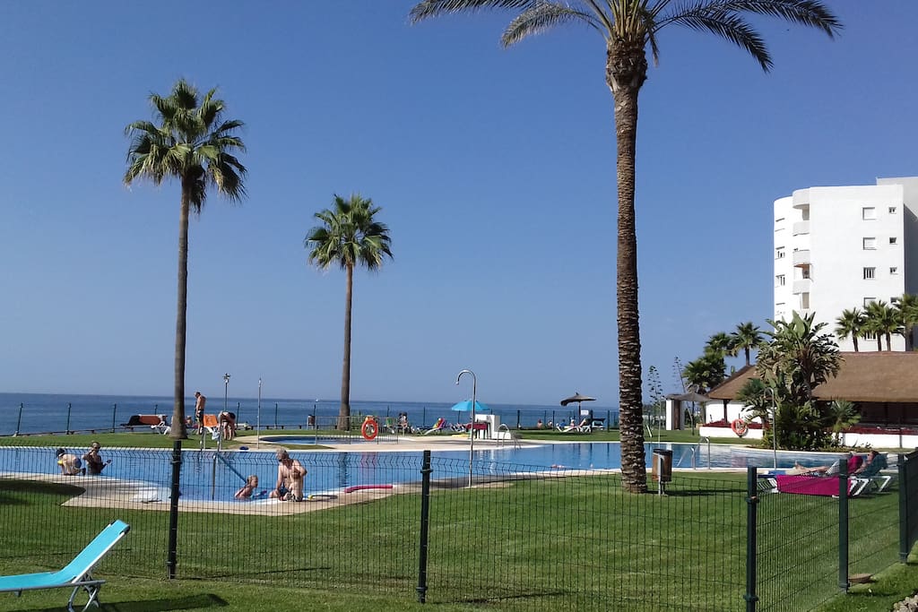 Piscina a borde de mar