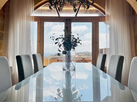 300y/o Farmhouse BLUE LAGOON VIEWS /AC/POOL QALA