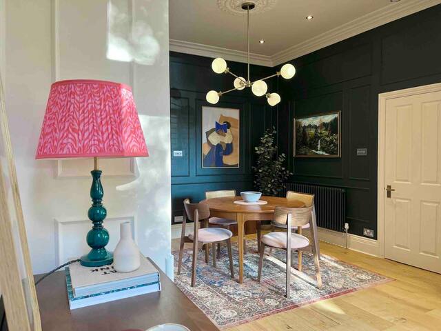 Exceptional Victorian house by Richmond riverside gallery image 5