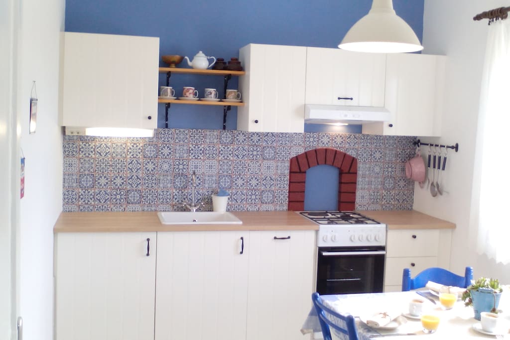 Kitchen/dining room.