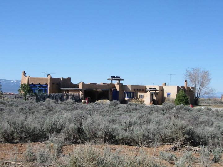 Artists Home On The Mesa - Taos, NM