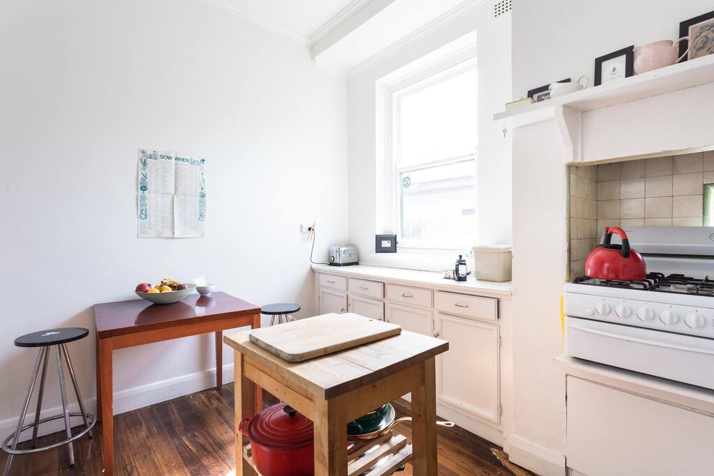 Great kitchen which you're welcome to use....