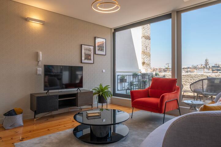 Cativo Rooftop Balcony at Porto Historic Center gallery image 5