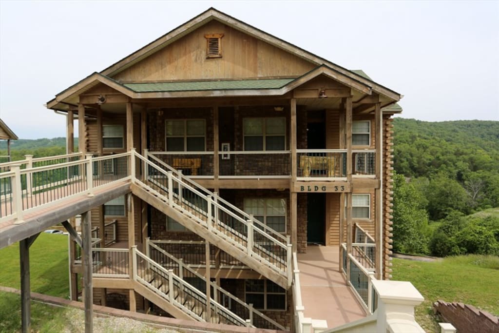Branson Vacation Rental | Eagles Nest | Building