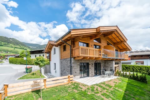 Sunny holiday home with sauna in Piesendorf