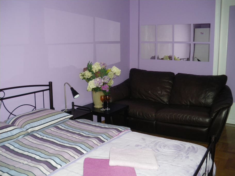 Violet room