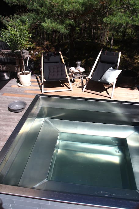 Wooden heated stainless hot tub