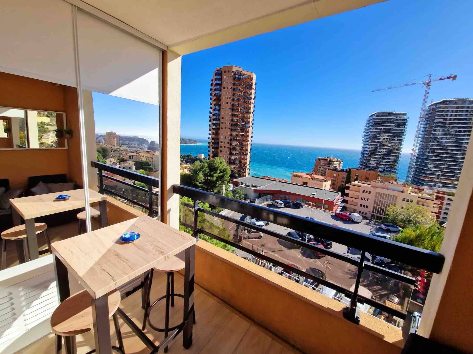 Monaco border studio, pool and parking