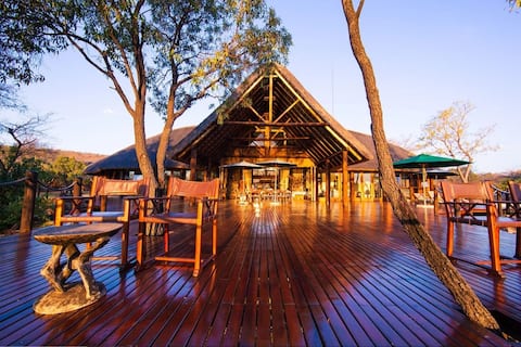 Metsi Lodge: Fully Catered Luxury "Big-5" Lodge