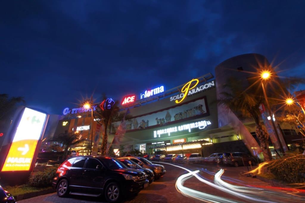 Just 10m walk direct access with Solo Paragon Lifestyle Mall