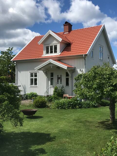 Beautiful summer house with Pool & Spa on Visingsö.