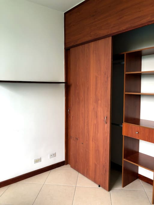Closet amplio