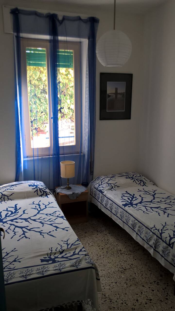 الغرفة 2 نسخة من الأسرّة الفردية