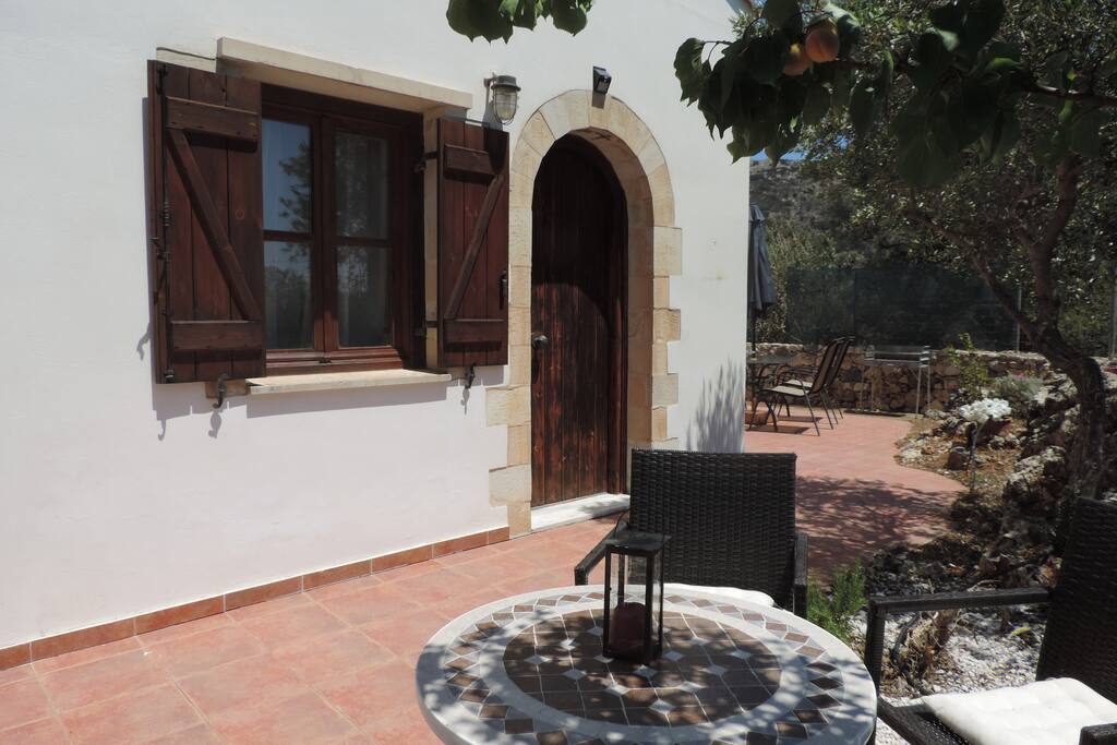 Private Entrance.