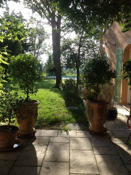 La Terrasse devant la cuisine
