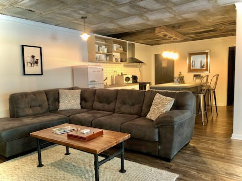 Top performing Airbnb: Unique Rustic Studio in a Beautiful Neighborhood in Douglasville