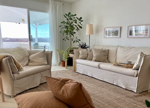 Valley View & Sauna Retreat