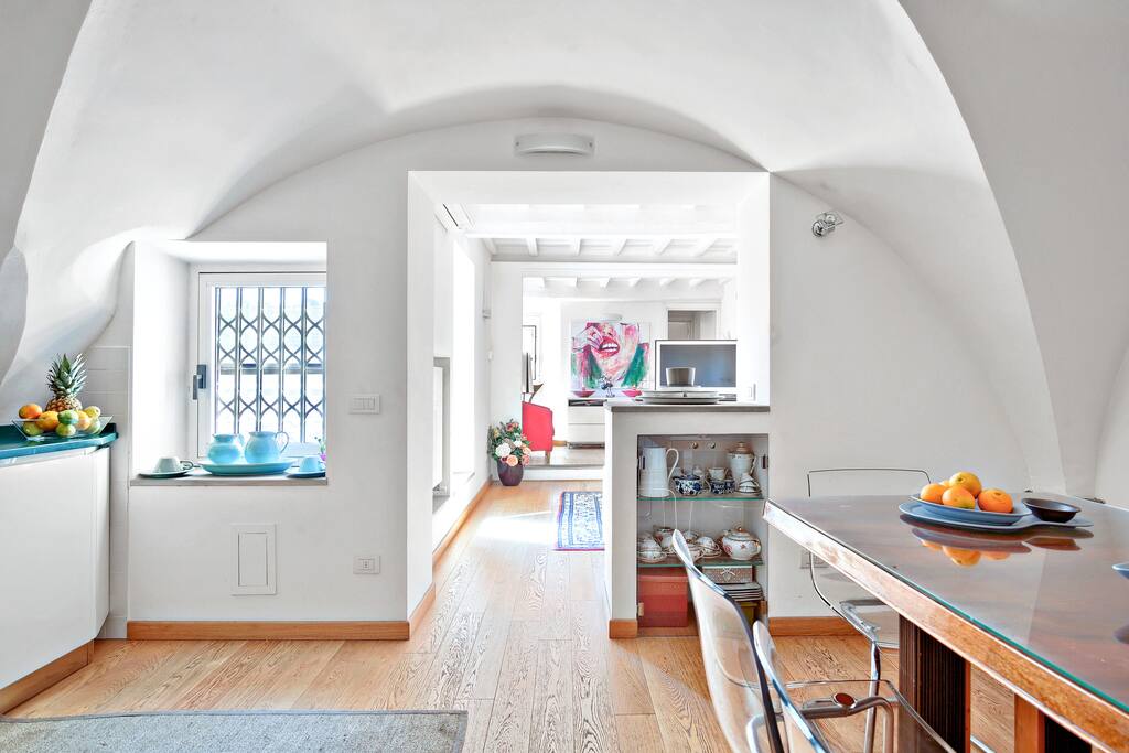 The large Kitchen with the dining table