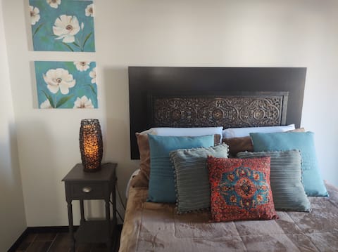 Top Airbnb: Cozy suite, with a terrace, close to the sea. in Ensenada