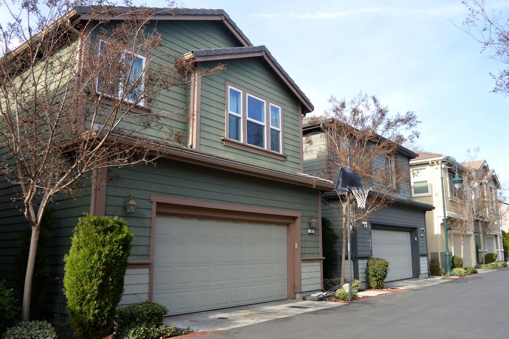 Great area, with respectful and relaxed neighbors.