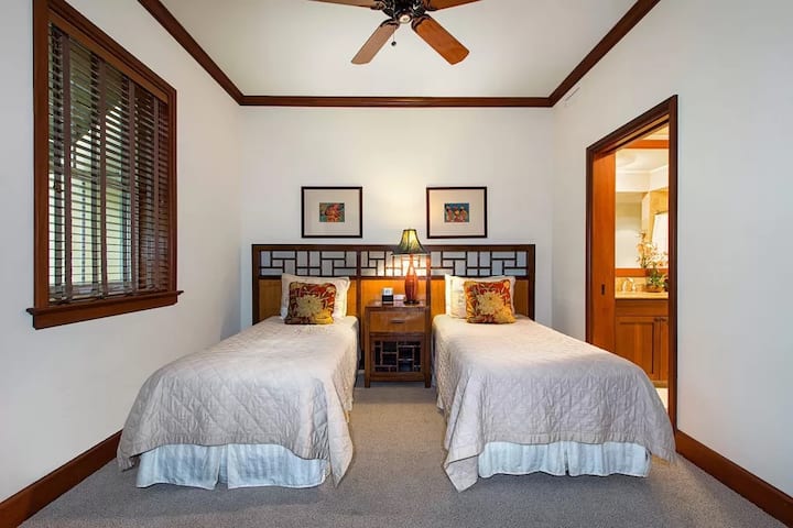 Second room with twin beds.  Beds can be converted to king.  Let us know well in advance.